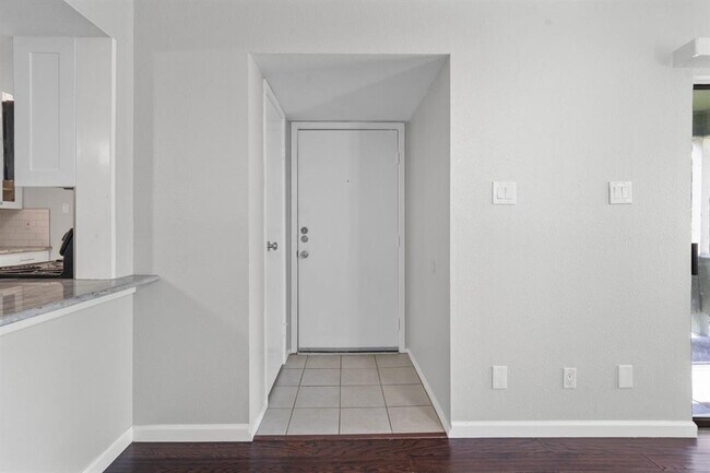 Building Photo - 14777 Wunderlich Dr