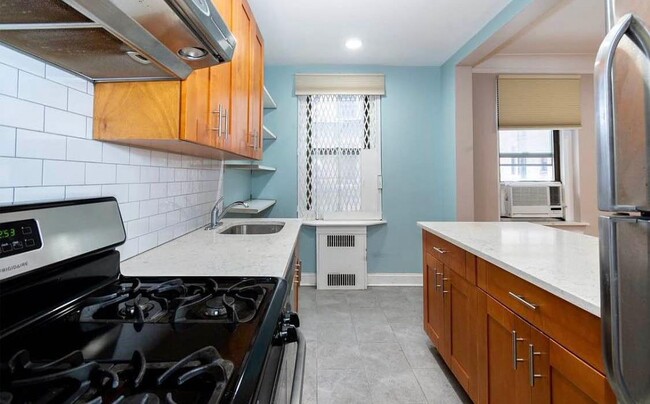 Building Photo - 41-09 41st St