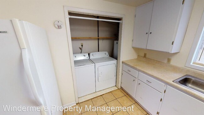 Building Photo - 2 br, 1 bath House - 1269 Melrose Street