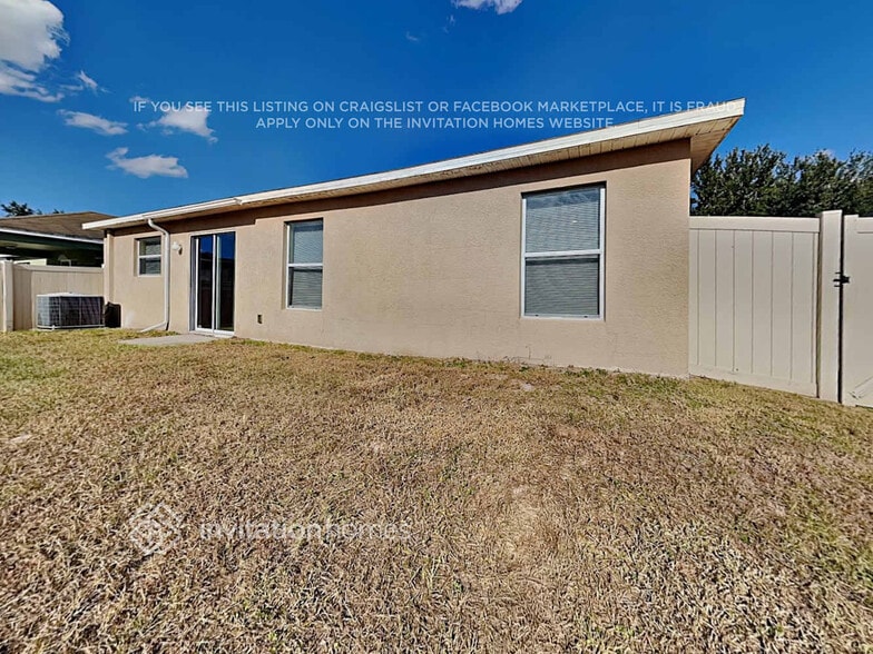 Building Photo - 11135 Running Pine Dr