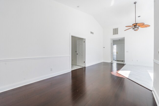 Building Photo - 4283 Brentwood Park Cir
