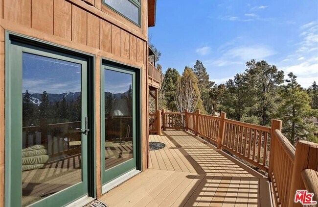 Building Photo - 1165 Green Mountain Dr