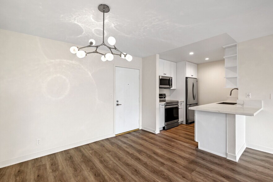 Building Photo - 7742 Redlands St
