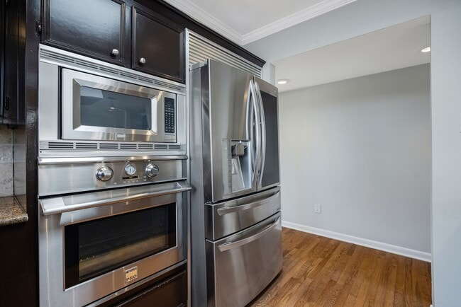 Building Photo - 1114 Augusta Dr