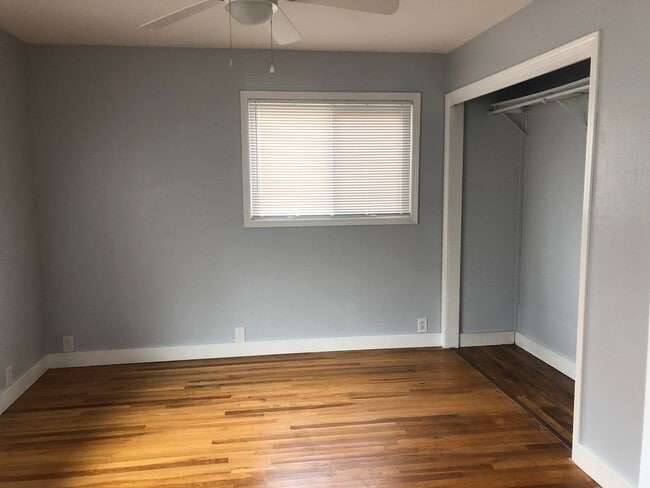 Building Photo - Charming Home w/ Large Yard - Available SOON