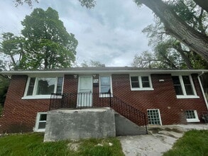 Building Photo - Spacious 5-bed house in Gary!