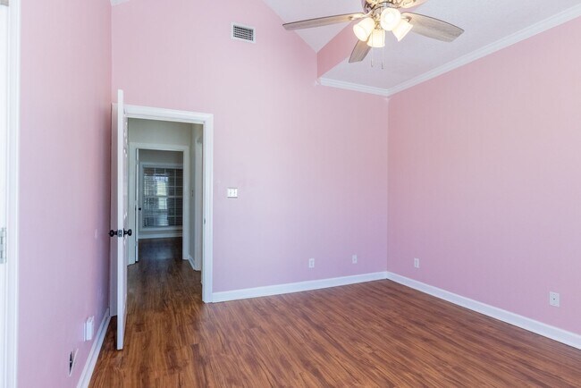Building Photo - 4004 Grey Oak Dr