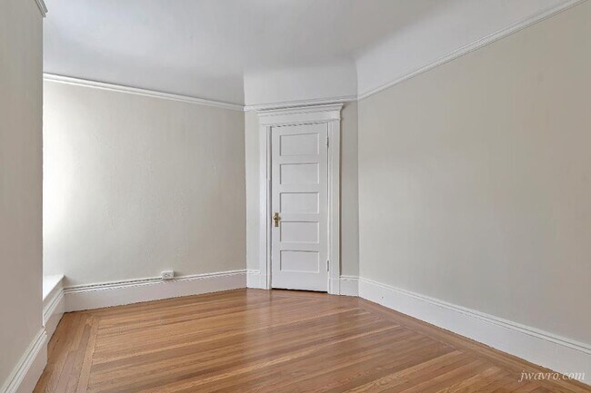 Building Photo - 2420 Van Ness Ave