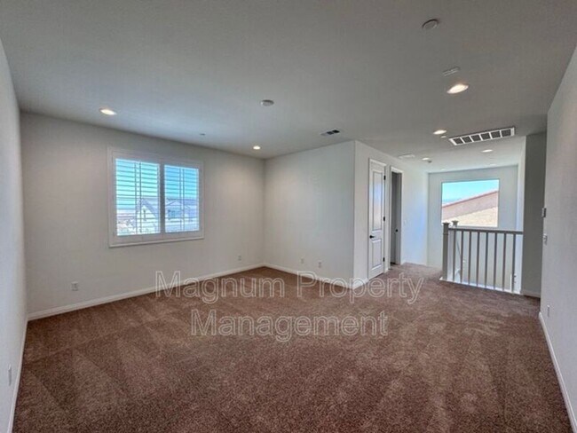 Building Photo - 25181 Desert Sage Dr