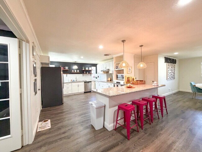 Building Photo - 3111 43rd St