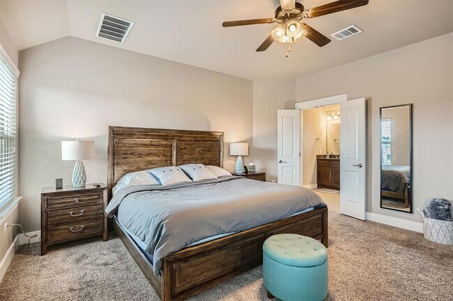 Building Photo - 9401 McKnight Lp