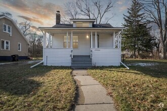 Building Photo - Cute 2 Bed 1 Bath Remodeled Home W/basemen...