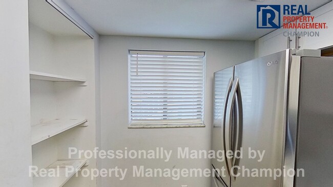 Building Photo - 2 BD/2 BA Ground Floor Condo in Holly Tree w/Community Pool