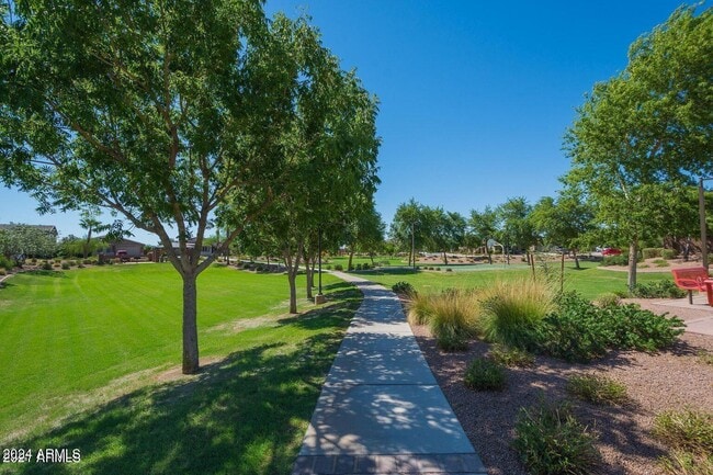 Building Photo - 421 W Leatherwood Ave