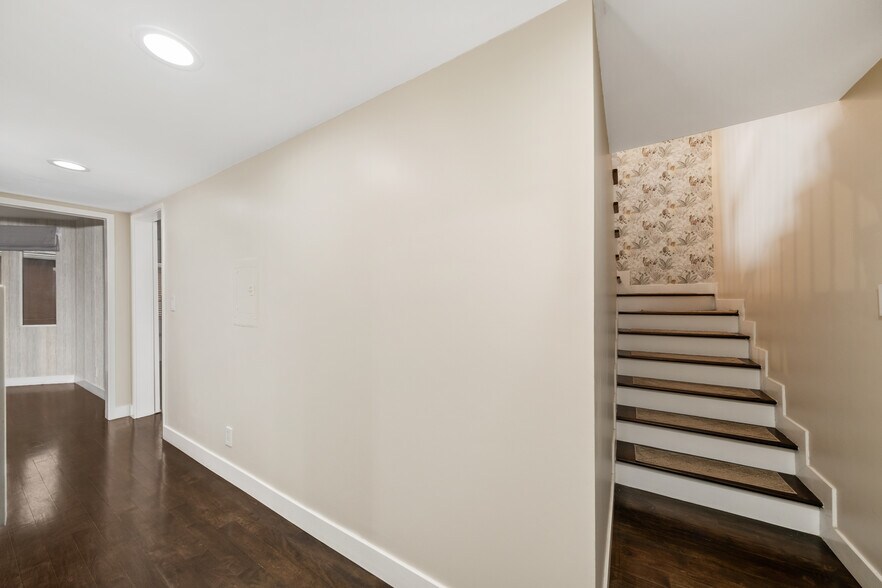 Building Photo - 24 Westwind St