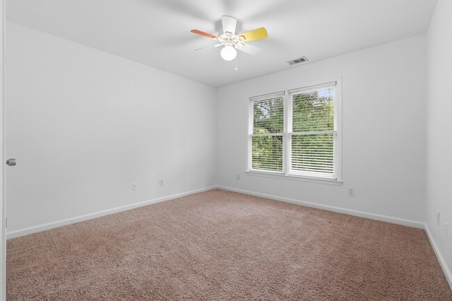 Building Photo - Spacious Renovated Home on a Quiet Cul-de-Sac Single-family · Professionally managed · Move-in ready