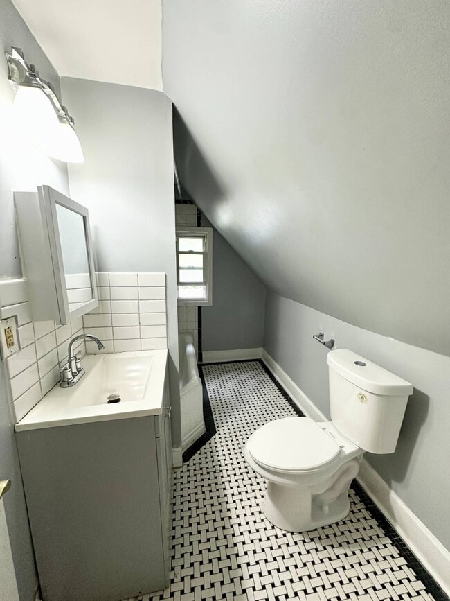 Building Photo - 199 New Scotland Ave