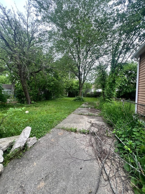 Building Photo - 6479 Plainview Ave