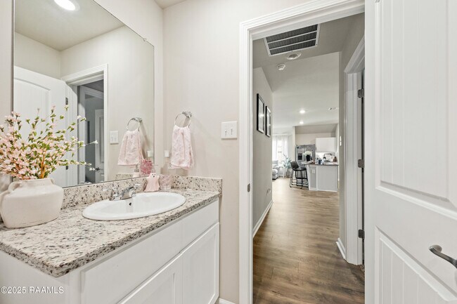 Building Photo - 205 Cane Run Ct