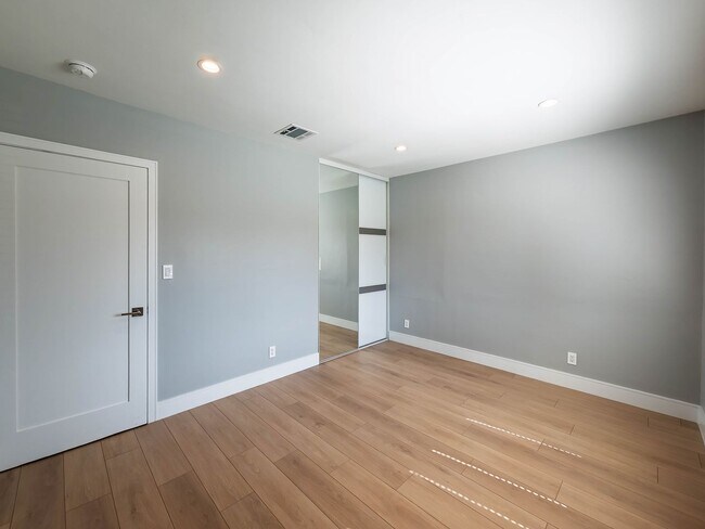 Building Photo - 6454 Gentry Ave