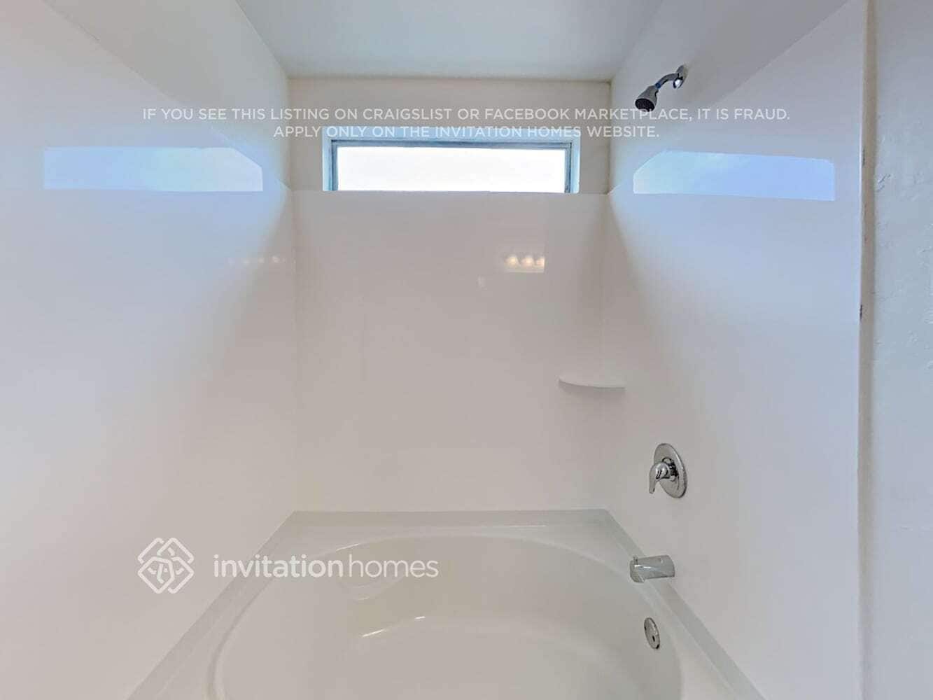 Building Photo - 927 S 239th Ln