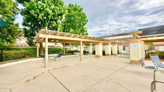 Building Photo - Charming, Single-Story Home, Spacious Backyard, Minutes to Everything, in Whelan Ranch Community ...