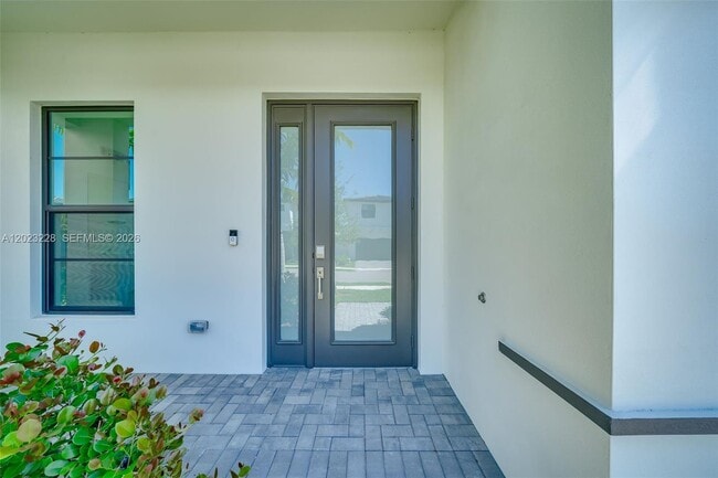 Building Photo - 1427 SW 23rd St