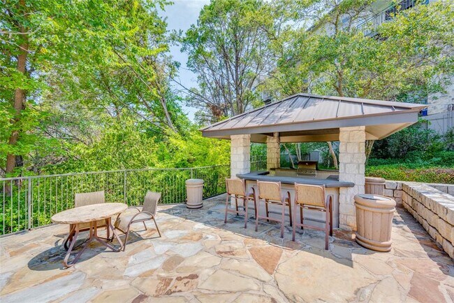 Building Photo - 6000 Shepherd Mountain Cove