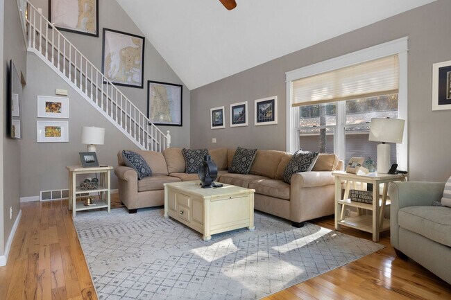 Building Photo - 8015 Aarwood Trail NW