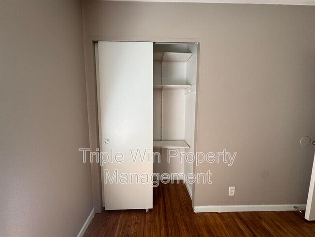 Building Photo - 775 Crabapple Ln