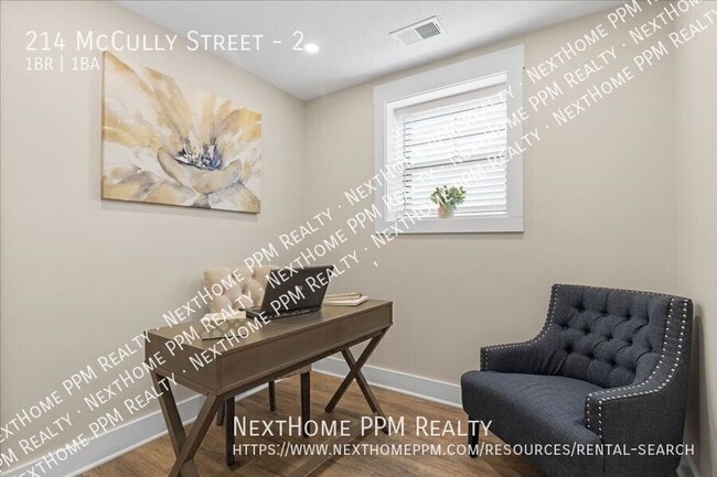 Building Photo - 214 McCully St