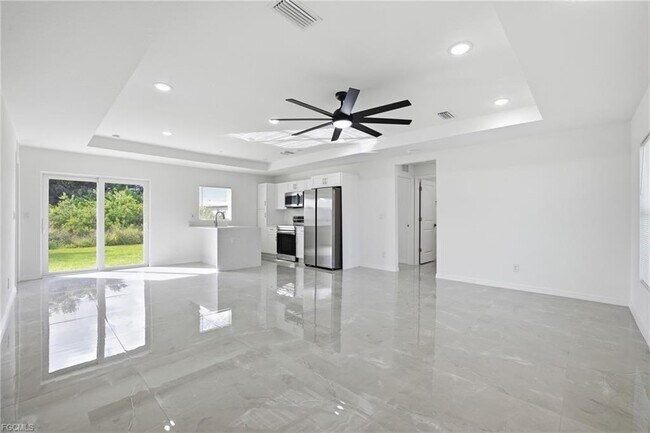 Building Photo - 416 Pinehurst Ave