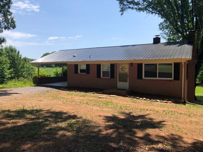 Building Photo - For Rent In Davie Co!