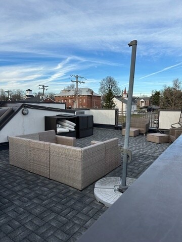 Building Photo - 110 Plum Aly