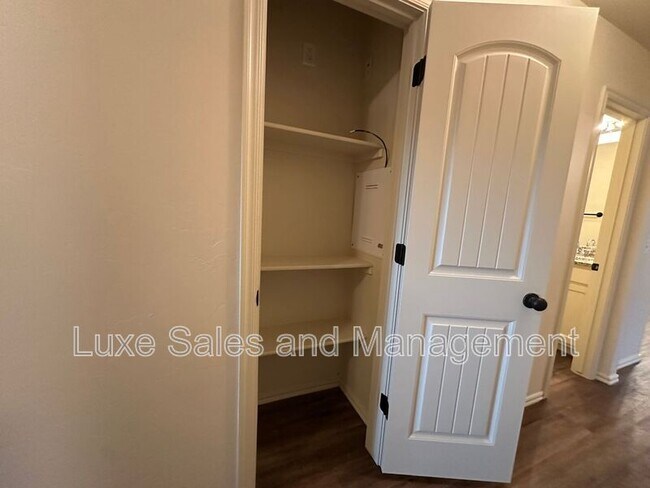 Building Photo - 412 Chalk Hill Ct