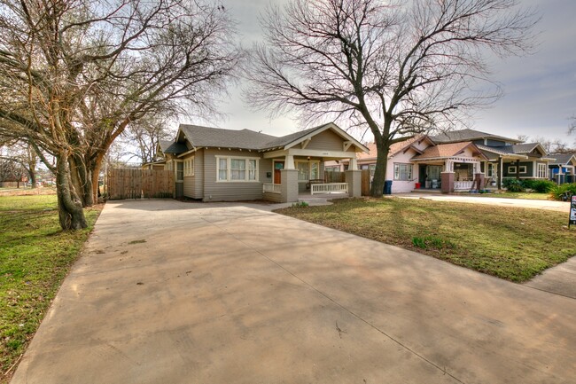 Building Photo - 1804 NW 15th St