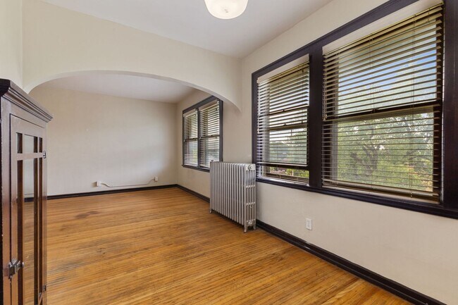 Building Photo - 5230 E Washington St