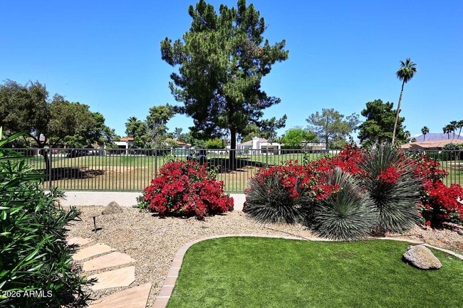 Building Photo - 8334 E Jenan Dr