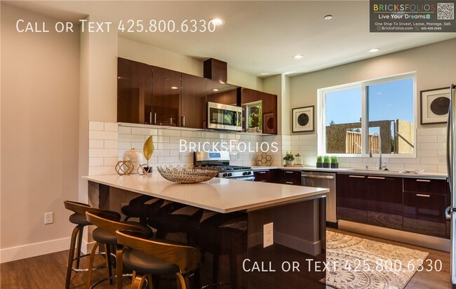 Building Photo - Rare Ichijo Townhome in Sammamish Town Center. Premium Japanese Construction. Walkable