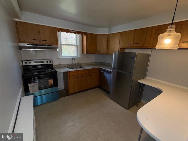 Building Photo - 417 E Fornance St