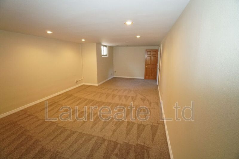 Building Photo - 1003 W Shepperd Ave