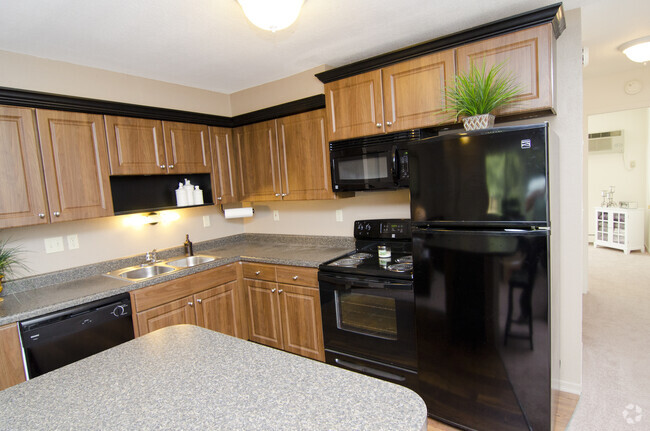 Okemos Village Kitchen - Okemos Village Apartments