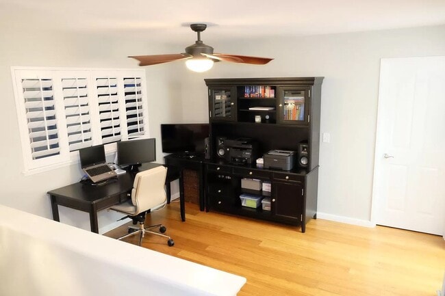 Building Photo - Spacious, Stylish, and Perfect for Enterta...