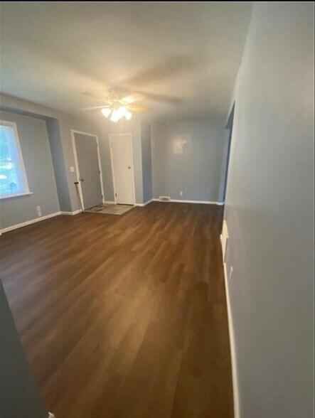 Building Photo - 206 Hillcrest Dr