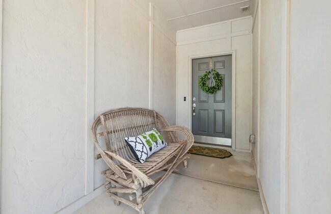 Building Photo - 19217 Bajo Dr