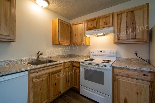 Building Photo - 2916-2924 Glendale Dr