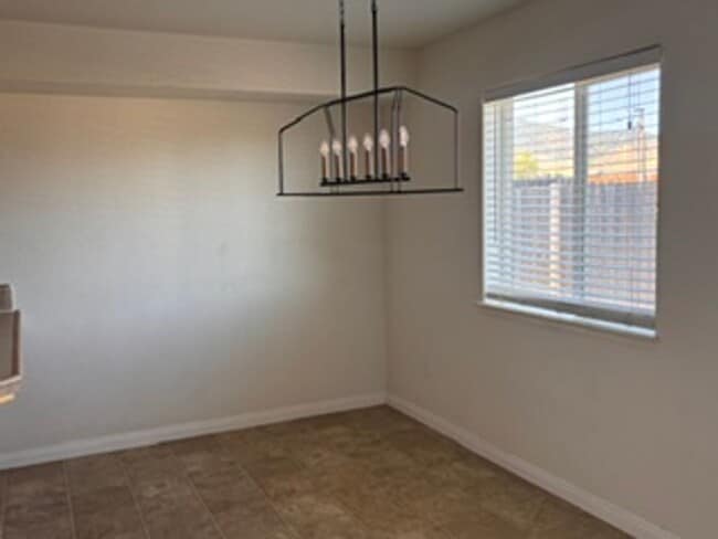 Building Photo - Charming 2-Story Home in a Convenient Tehachapi Location