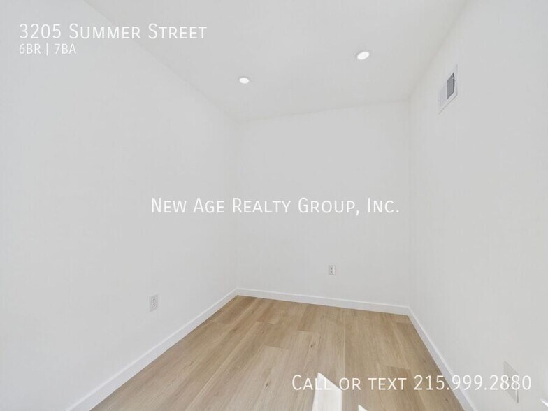 Building Photo - 3205 Summer St