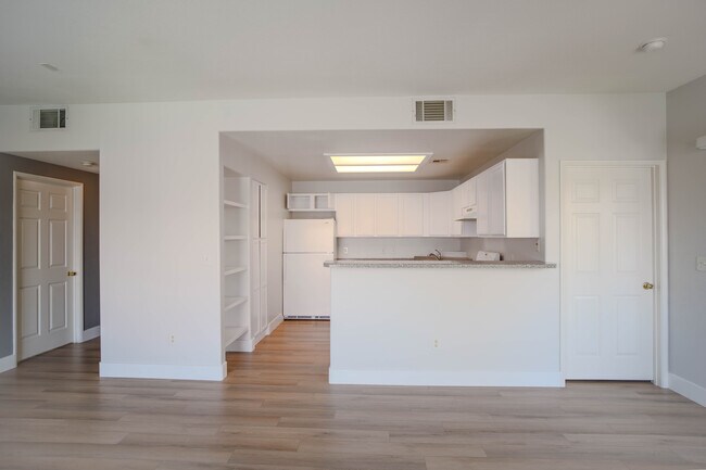 Building Photo - 9580 W Reno Ave