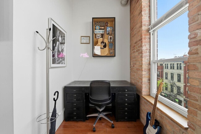 Building Photo - 1541 N Milwaukee Ave